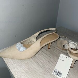 NEW Nude suede, kitten heels women’s size 8 H&M